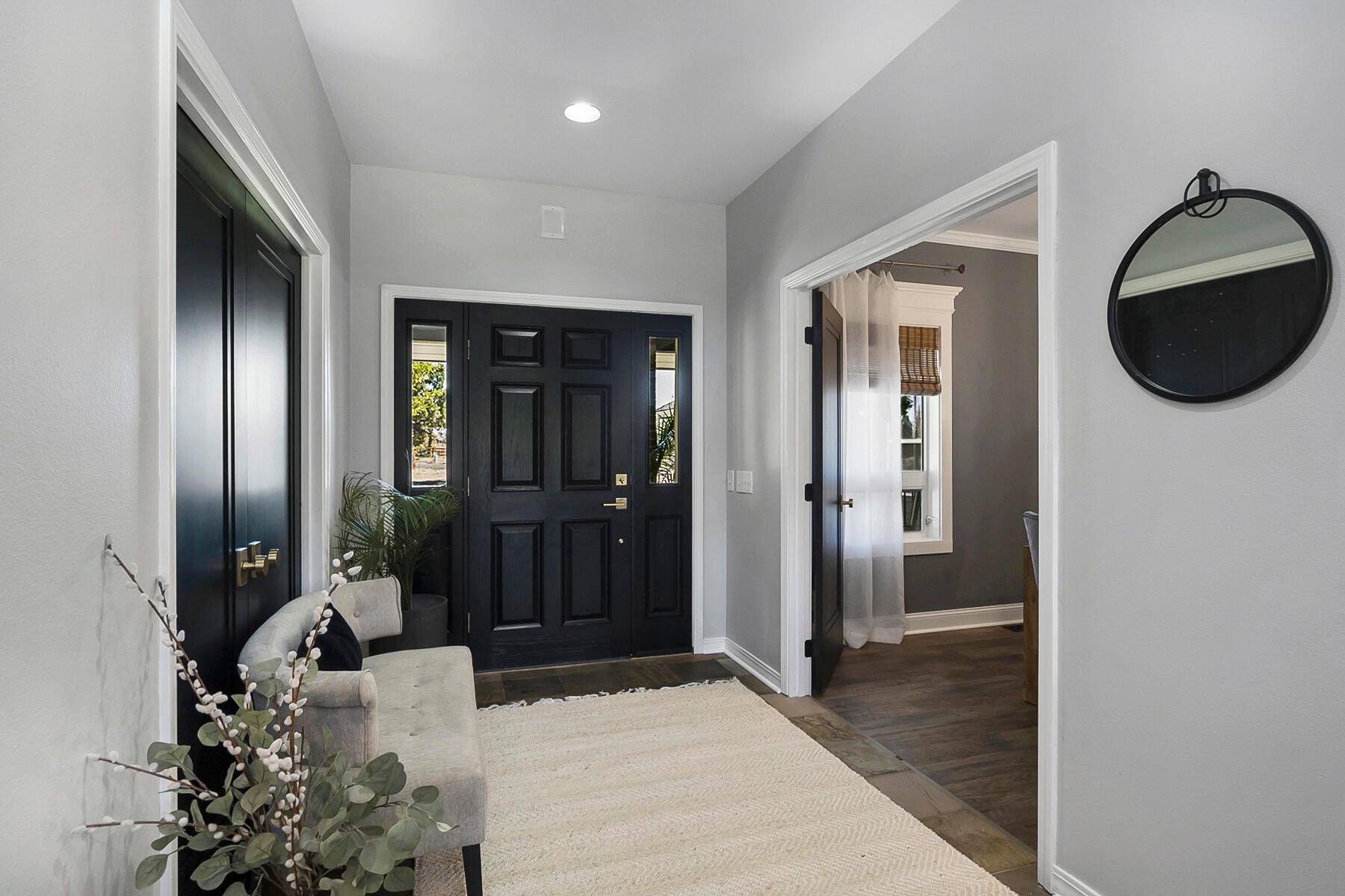24055 Dodds Road Bend, OR 97701 - Photo 8 of 61 Front Entry