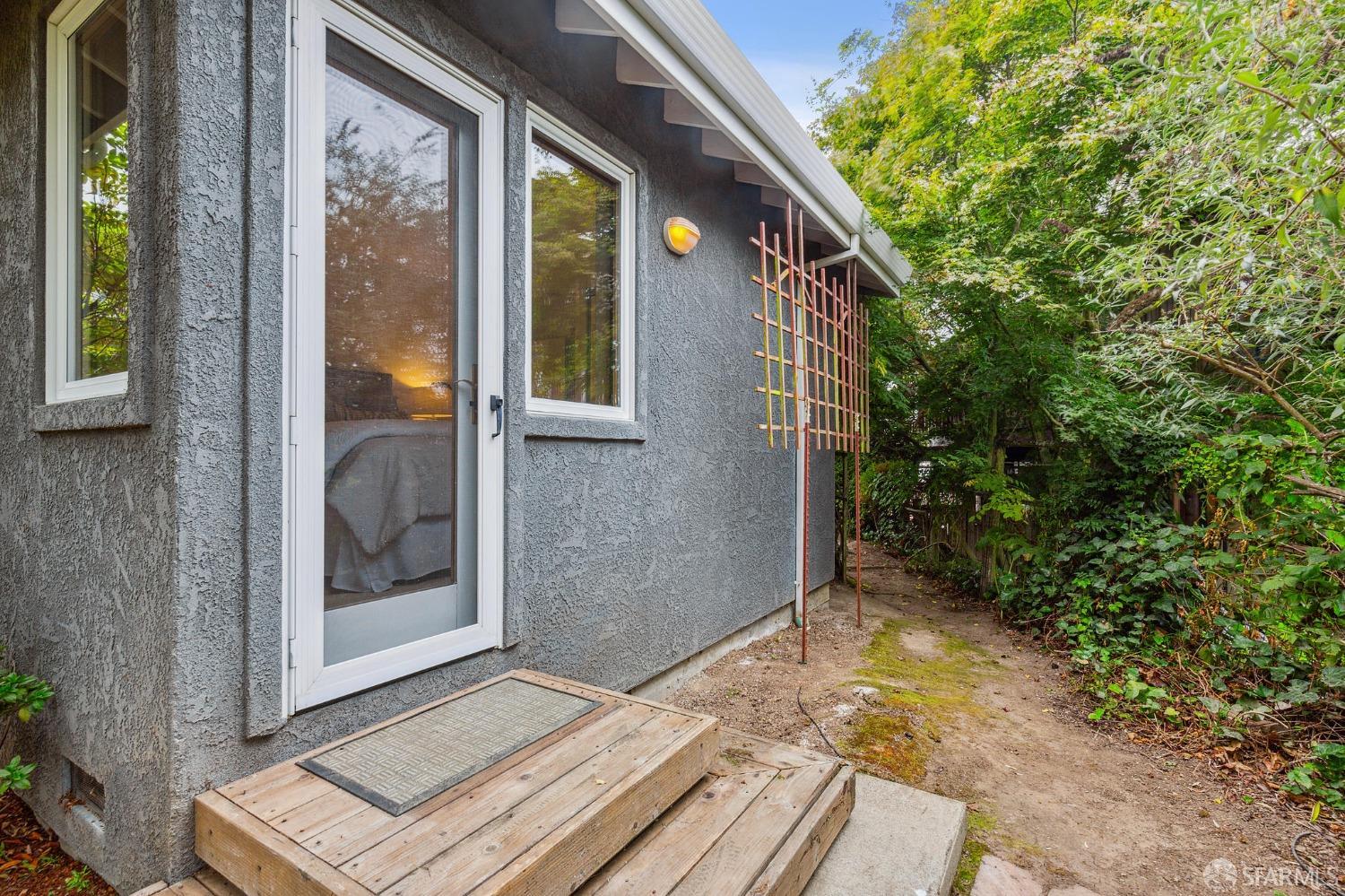 6534 Gwin Road Oakland, CA 94611 - Photo 41 of 45 Gallery Image 41