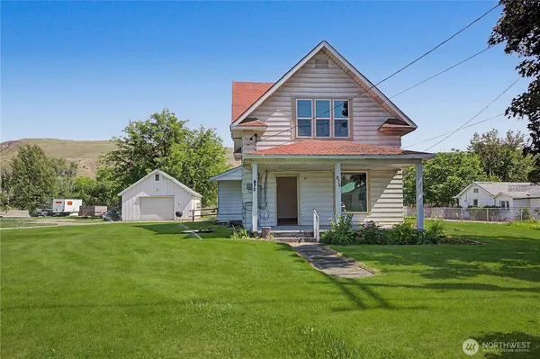 $495,000 | 873 1st Avenue South, Okanogan, WA 98840