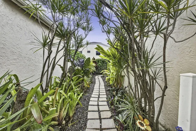 $650,000 | 2085 Chagall Circle, West Palm Beach, FL 33409