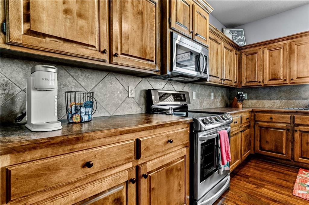2221 Southwest HawkView Road Lee's Summit, MO 64082 - Photo 16 of 56