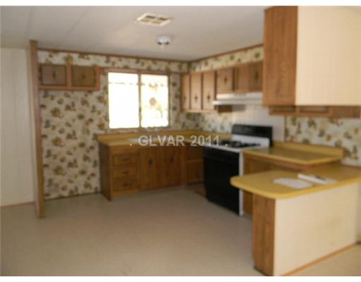 4861 Laughlin Road Pahrump, NV 89048 - Photo 8 of 17 Kitchen.