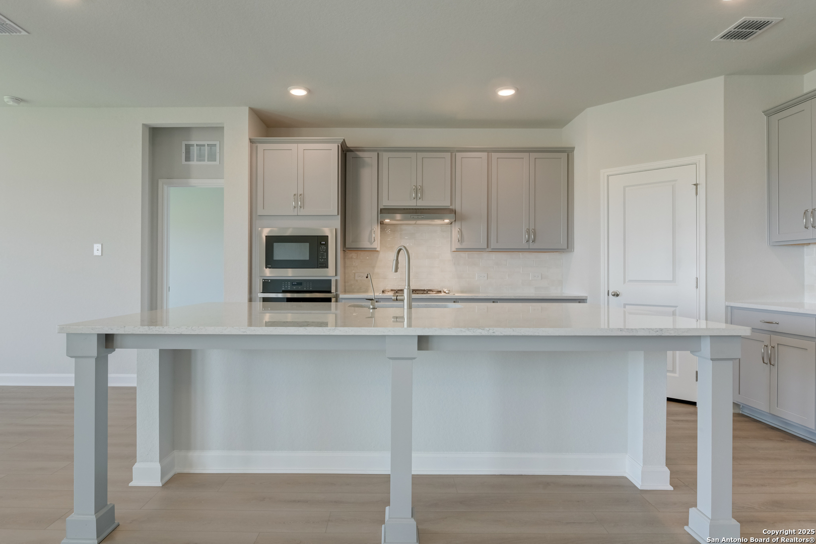 138 Beveridge Road Seguin, TX 78155 - Photo 6 of 41