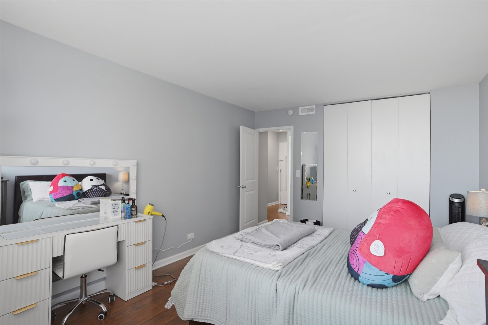 6301 North Sheridan Road, Unit 3M Chicago, IL 60660 - Photo 23 of 30