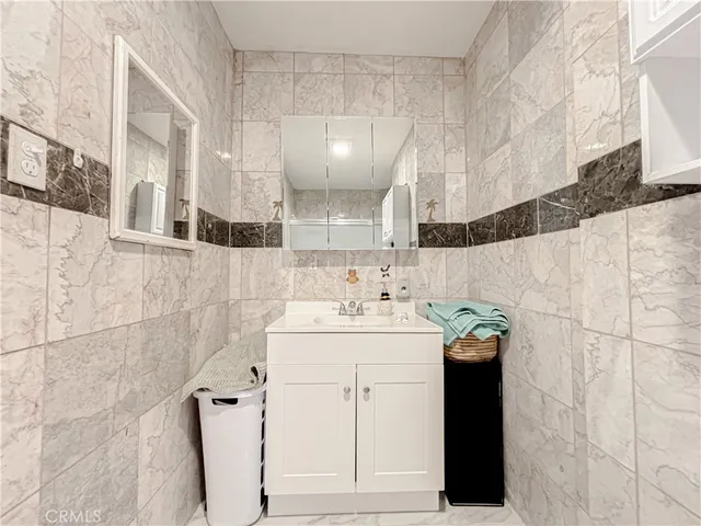 a view of a backyard with sitting area