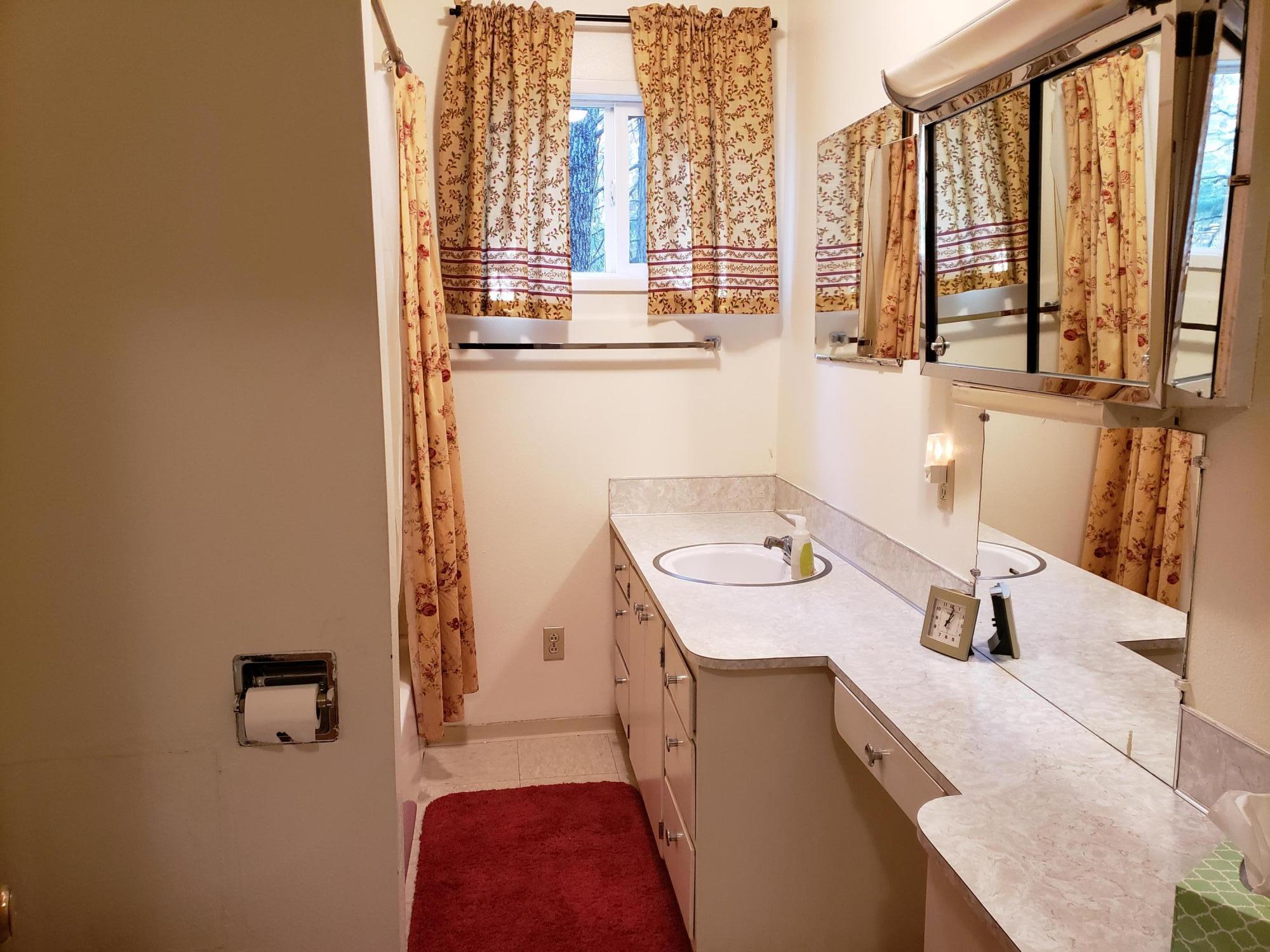 7815 Linda Road Shingletown, CA 96088 - Photo 8 of 17 Main Bathroom