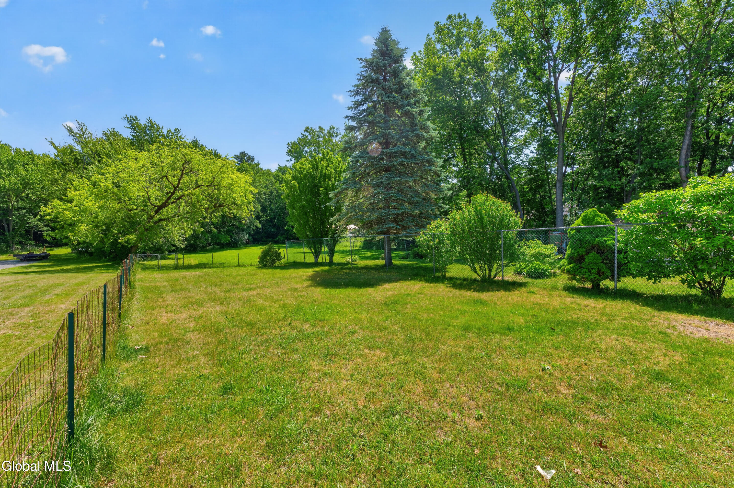 223 Vly Road Colonie, NY 12309 - Photo 13 of 16 Yard 4