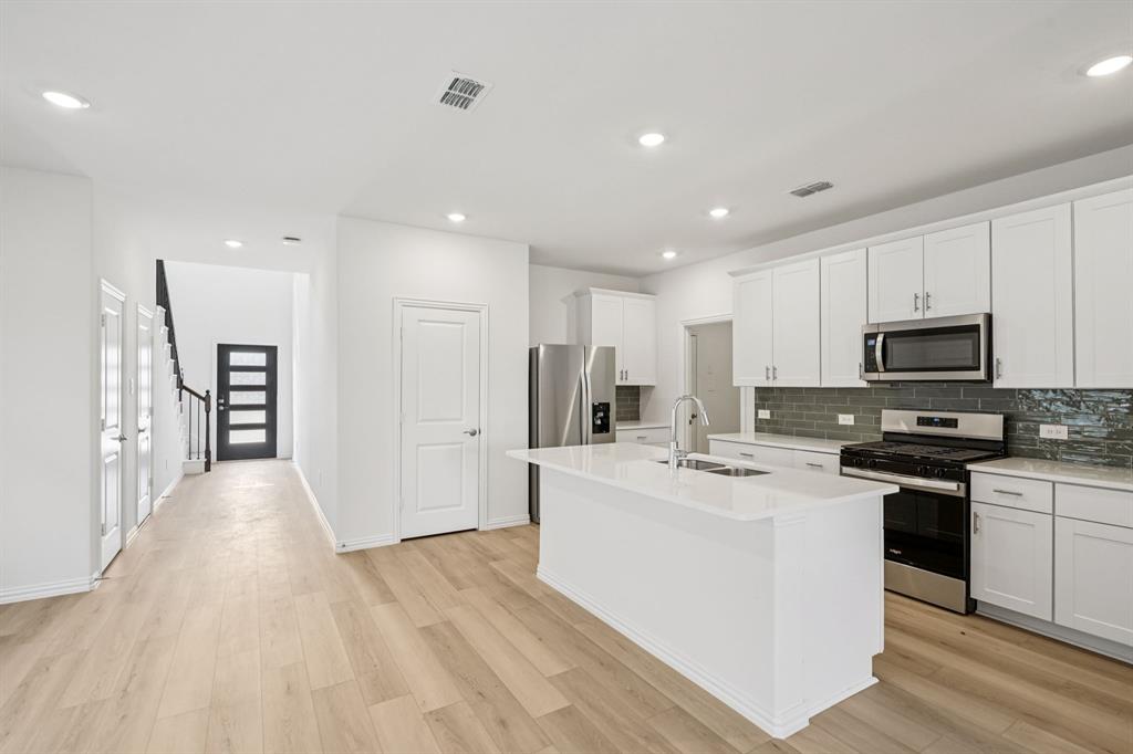 1705 Arches Road Anna, TX 75409 - Photo 3 of 29 Photo is not of the actual home, but is an inspirational photo of builder’s model home and may depict options, furnishings, and/or decorator features that are not included.