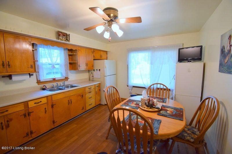 4307 Lambert Road Louisville, KY 40219 - Photo 14 of 34 DSC_0480