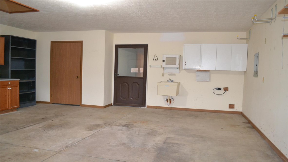 1031 Armsgate Road Springfield, OH 45503 - Photo 23 of 30