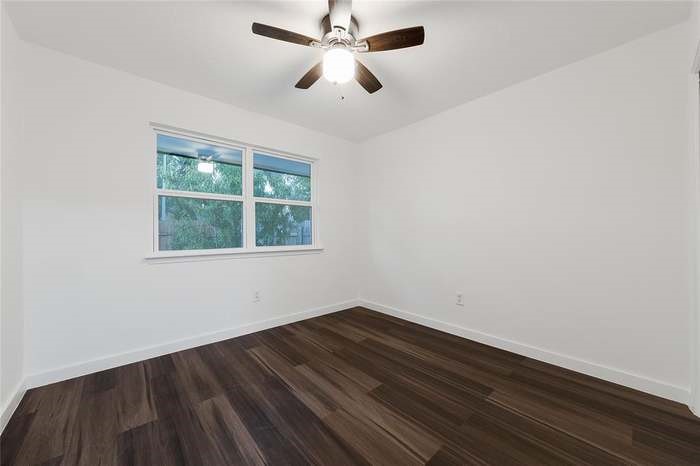 5535 Pine Place Austin, TX 78744 - Photo 12 of 25