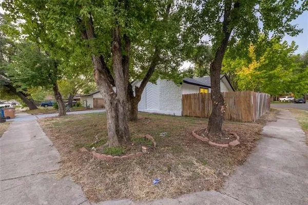 $2,200 | 5535 Pine Place, Austin, TX 78744