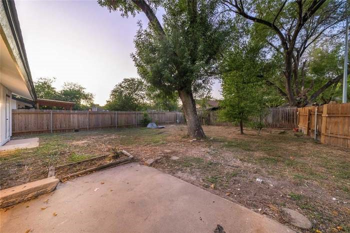 5535 Pine Place Austin, TX 78744 - Photo 23 of 25