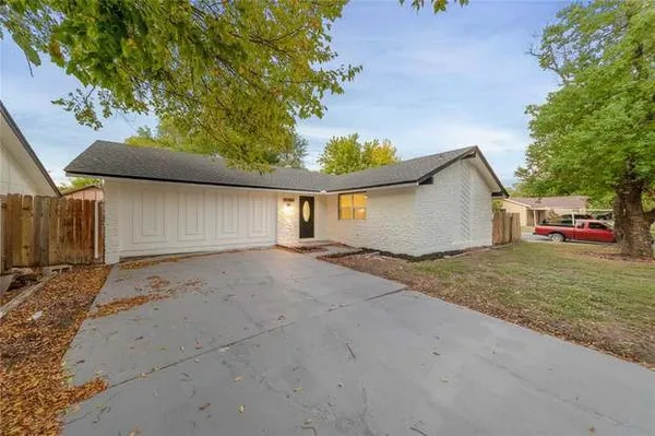 $2,200 | 5535 Pine Place, Austin, TX 78744