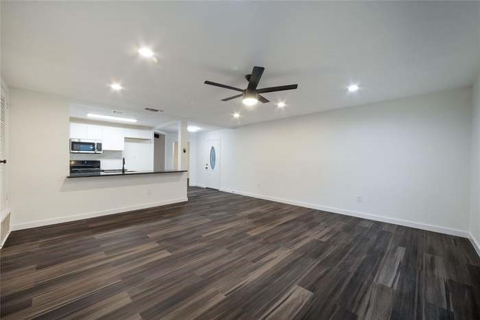 5535 Pine Place Austin, TX 78744 - Photo 5 of 25