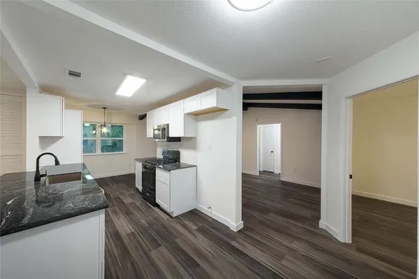 $2,200 | 5535 Pine Place, Austin, TX 78744