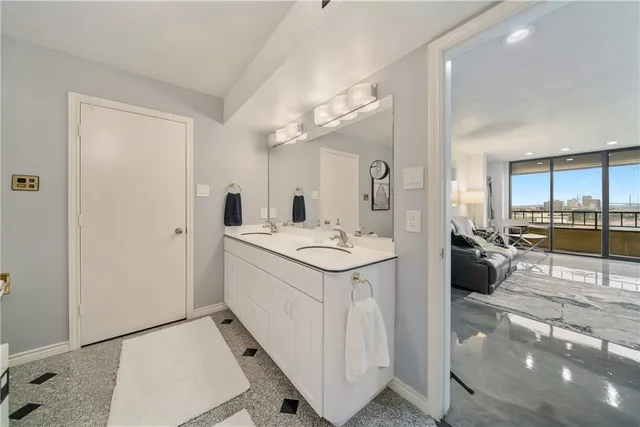 $599,900 | 1400 Ocean Drive, Unit 1104A, Corpus Christi, TX 78404