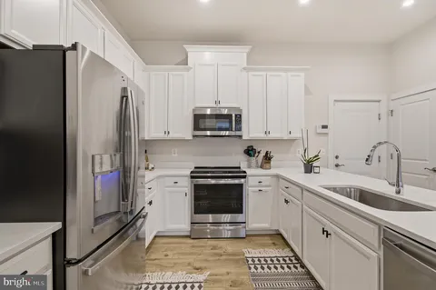 $549,900 | 16126 Connors Way, Unit 87, Rockville, MD 20855