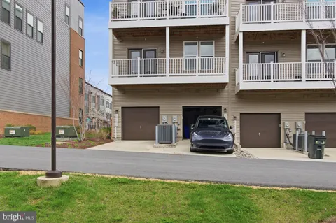 $549,900 | 16126 Connors Way, Unit 87, Rockville, MD 20855