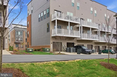 $549,900 | 16126 Connors Way, Unit 87, Rockville, MD 20855