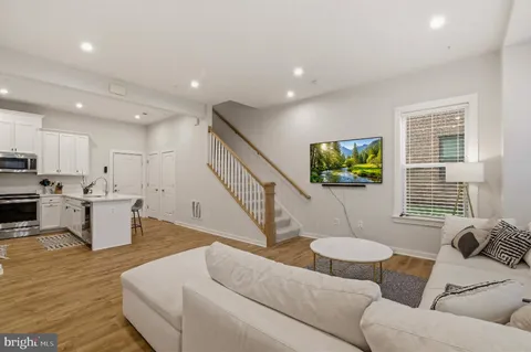 $549,900 | 16126 Connors Way, Unit 87, Rockville, MD 20855