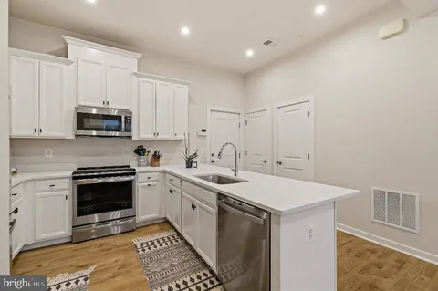 $549,900 | 16126 Connors Way, Unit 87, Rockville, MD 20855