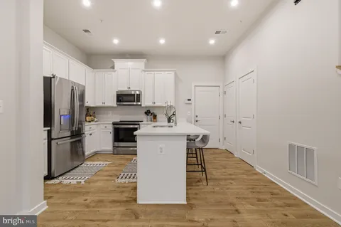 $549,900 | 16126 Connors Way, Unit 87, Rockville, MD 20855