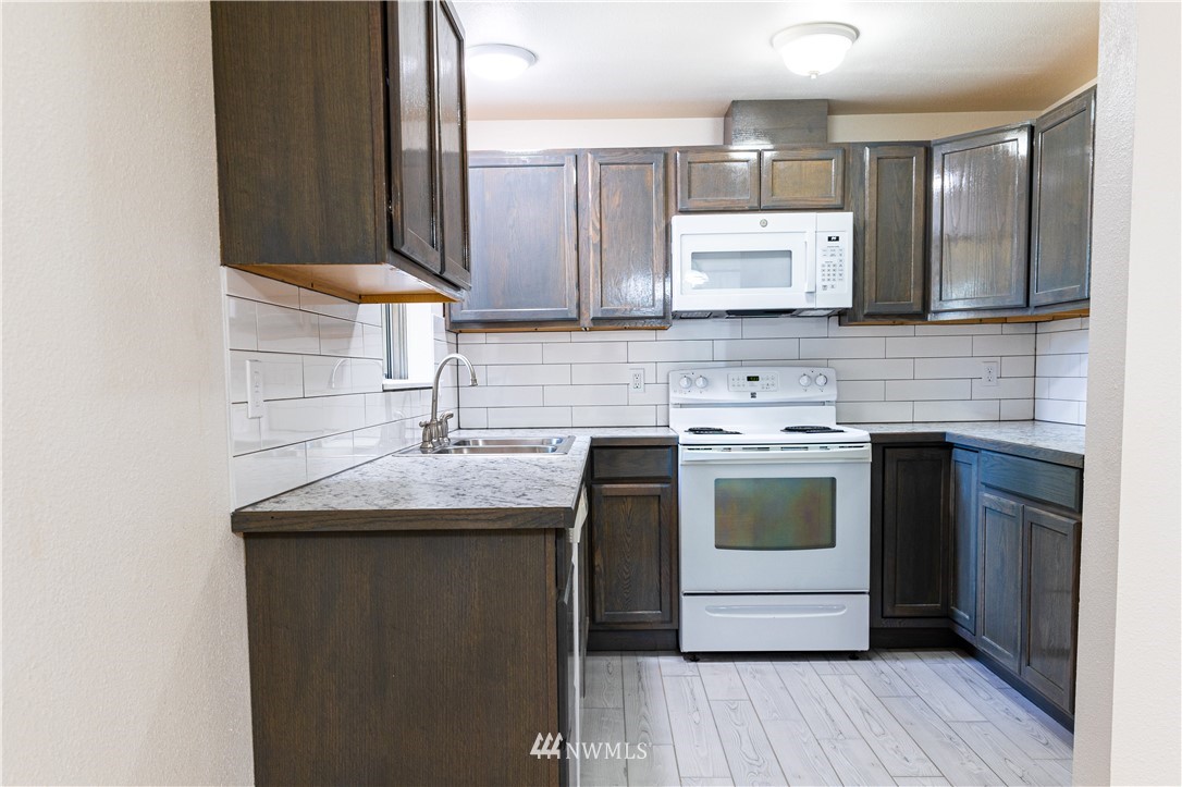 10440 184th Avenue Southwest Rochester, WA 98579 - Photo 5 of 29