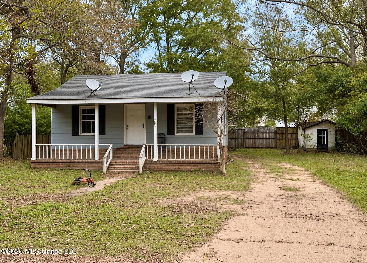 217 Rogers Circle Brookhaven, MS 39601 - Photo 1 of 8 217 Rogers Circle