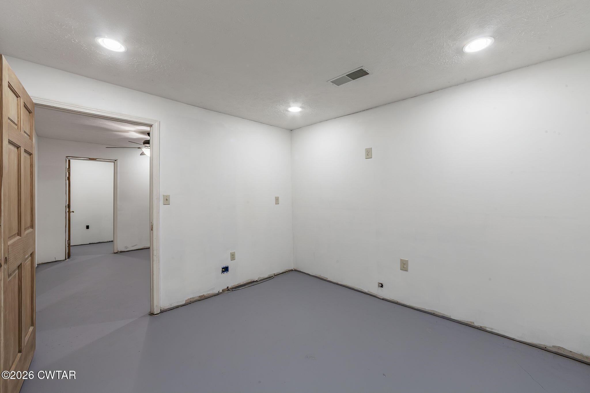 40 Pine Cove Parsons, TN 38363 - Photo 33 of 56 an empty room with entrance and door