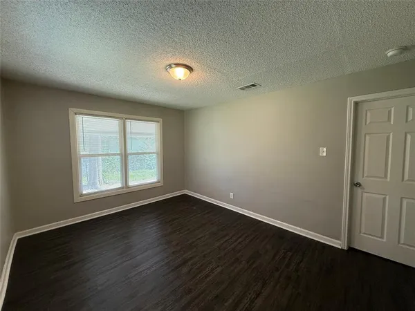 $1,650 | 1715 West Elm Street, Denison, TX 75020