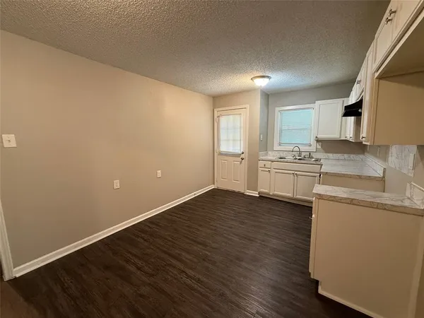 $1,650 | 1715 West Elm Street, Denison, TX 75020