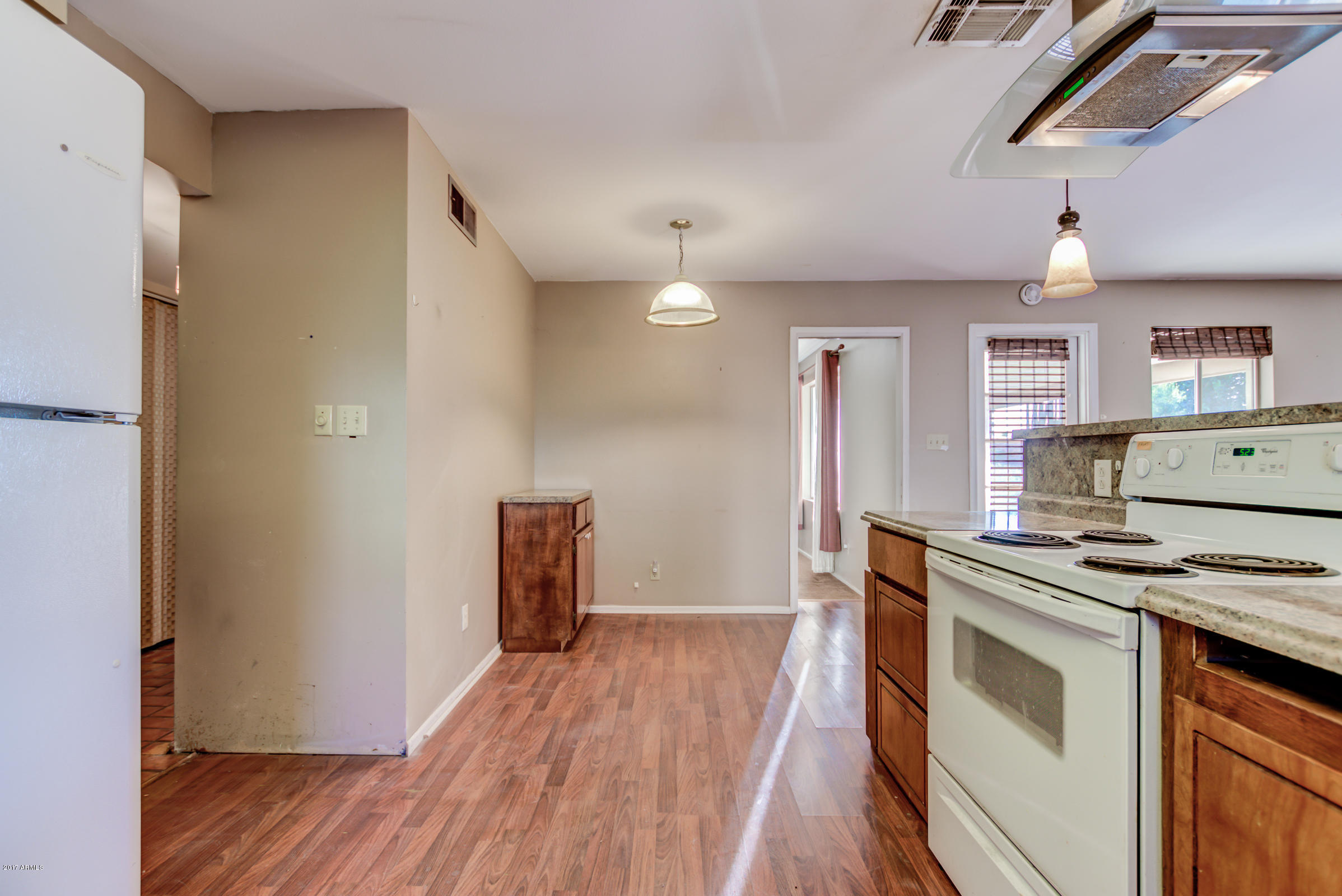 4034 West Hatcher Road Phoenix, AZ 85051 - Photo 13 of 42 15-Kitchen