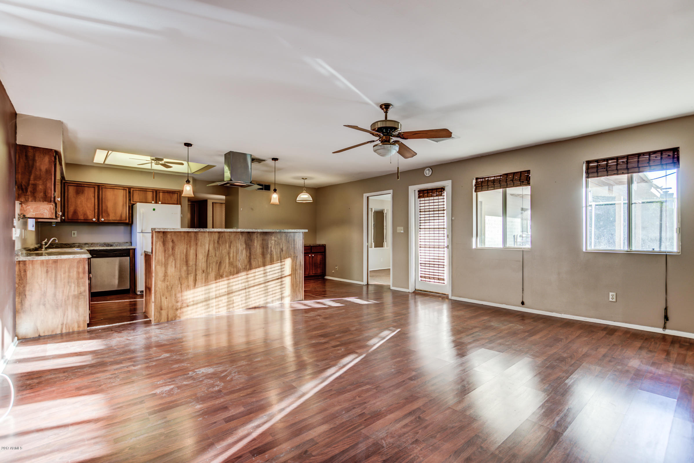 4034 West Hatcher Road Phoenix, AZ 85051 - Photo 18 of 42 20-Living Room