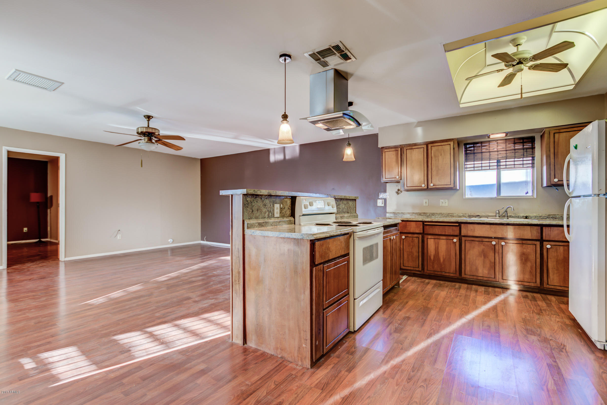 4034 West Hatcher Road Phoenix, AZ 85051 - Photo 10 of 42 11-Kitchen