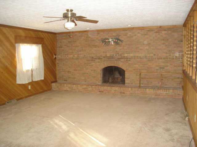 2953 Williams Road Columbus, OH 43207 - Photo 4 of 6