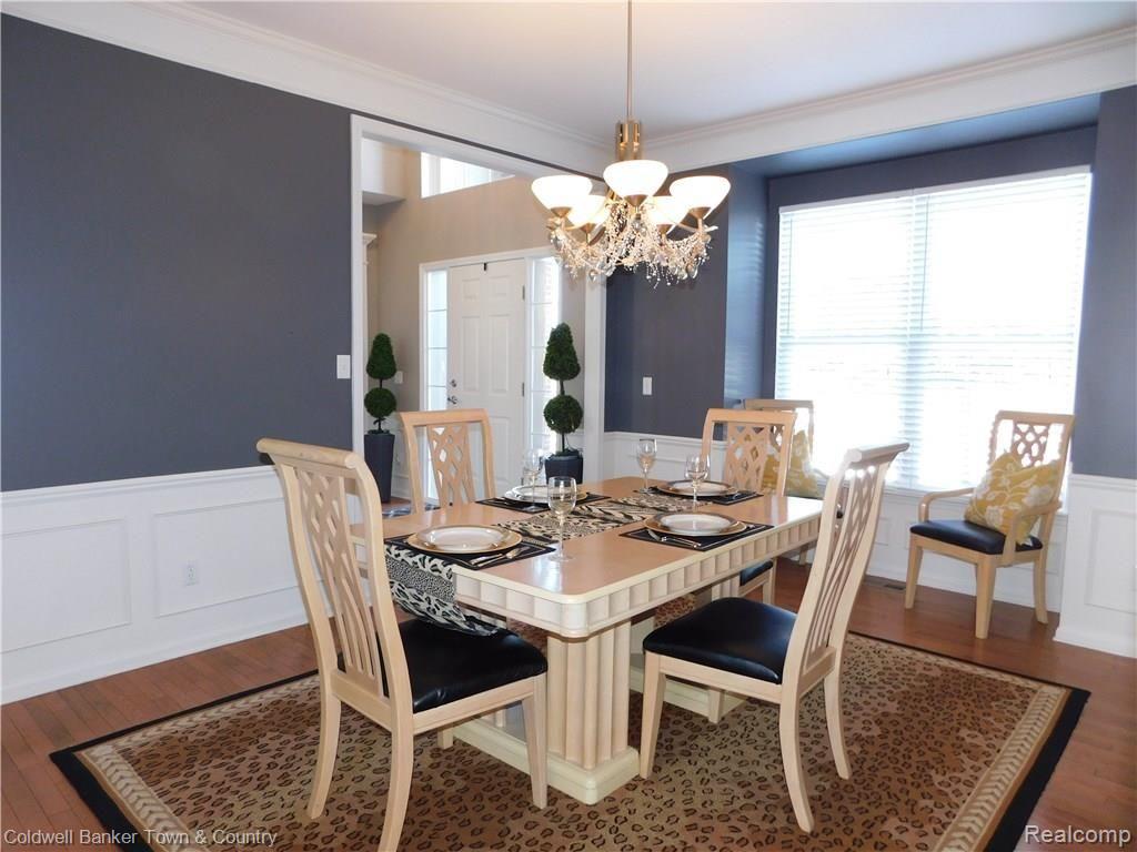 Dining Room 2.JPG