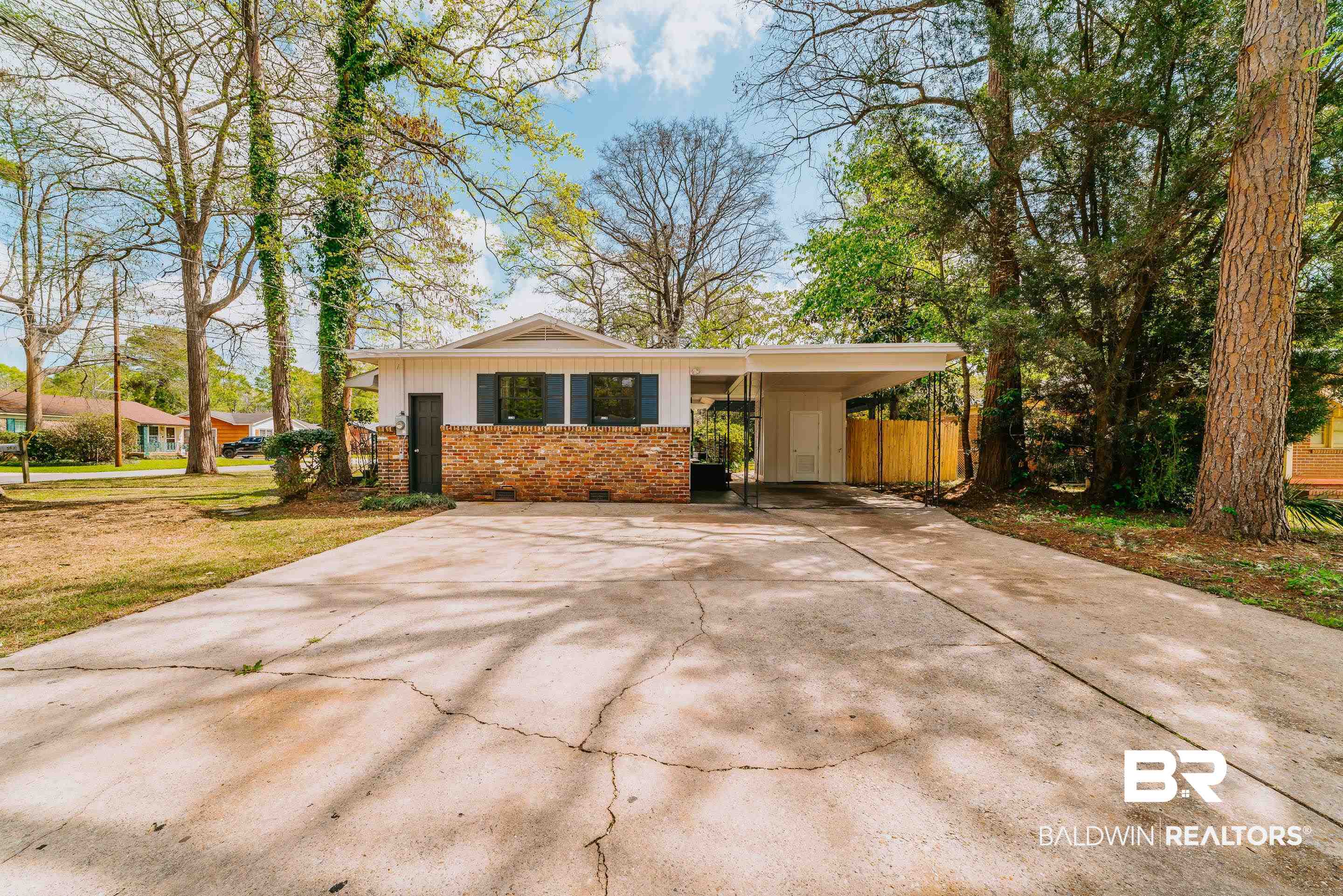 2563 Courtney Street Mobile, AL 36606 - Photo 4 of 44