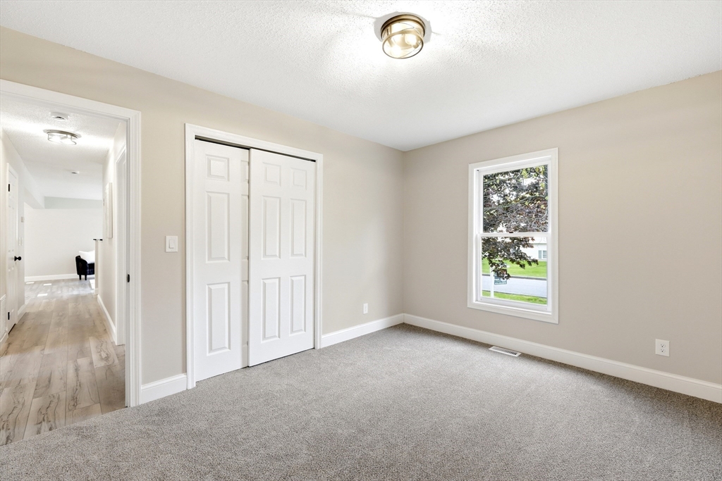 42 Amos Drive Springfield, MA 01118 - Photo 12 of 37