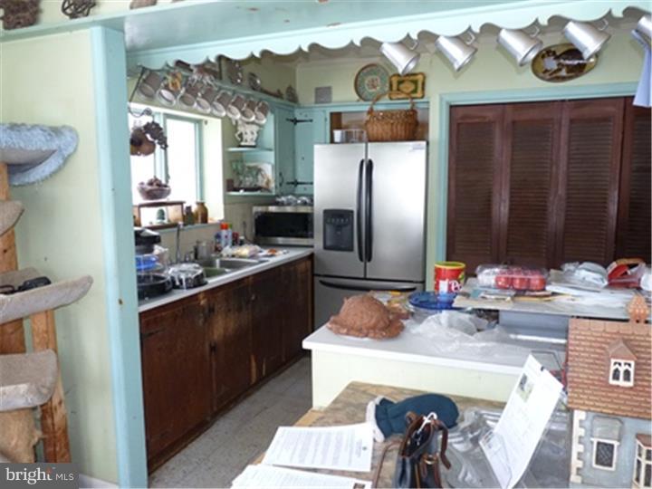 804 Sweetbriar Road Perkasie, PA 18944 - Photo 10 of 21 Kitchen
