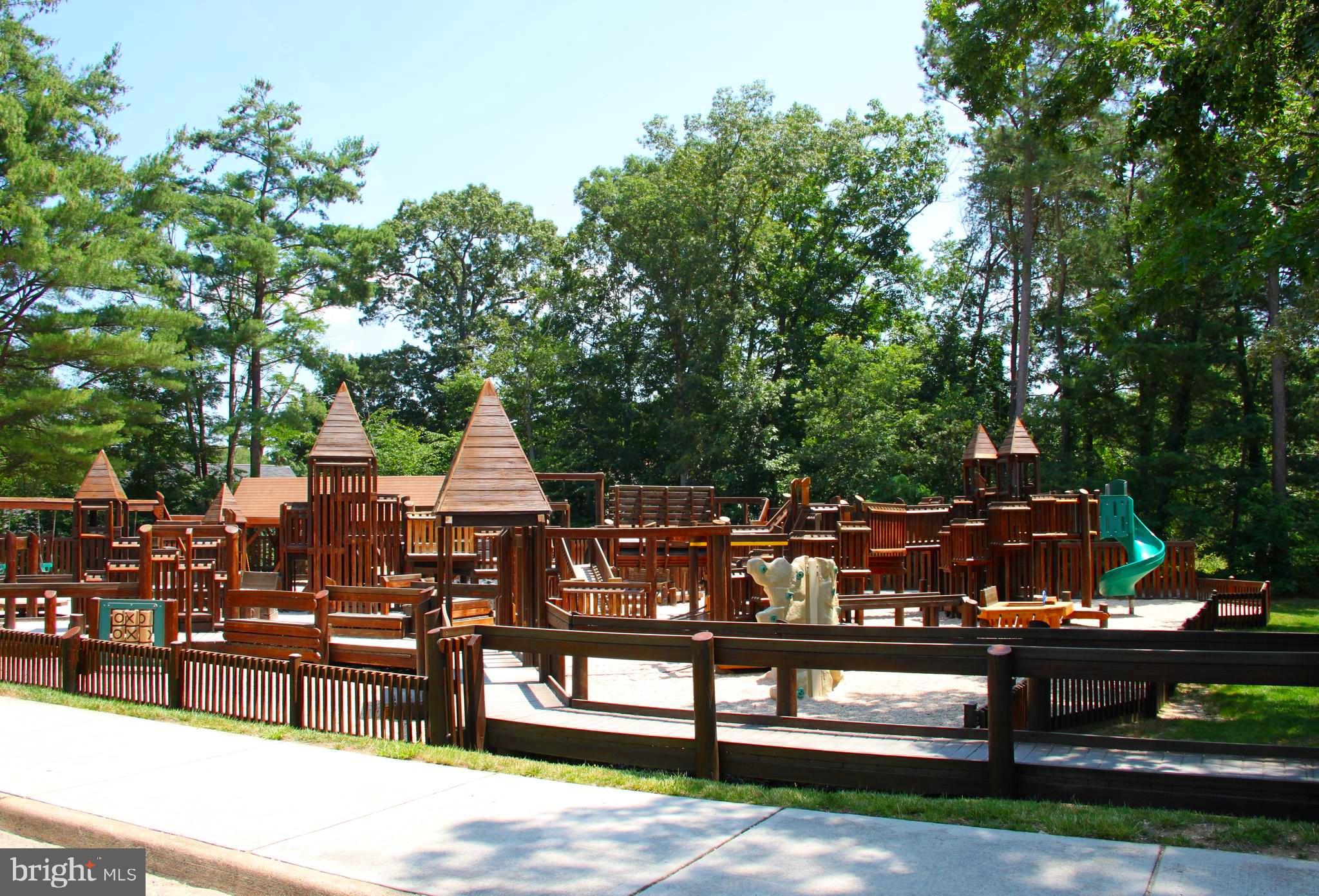 2847 Seminole Road Woodbridge, VA 22192 - Photo 37 of 38 a view of a street with sitting area