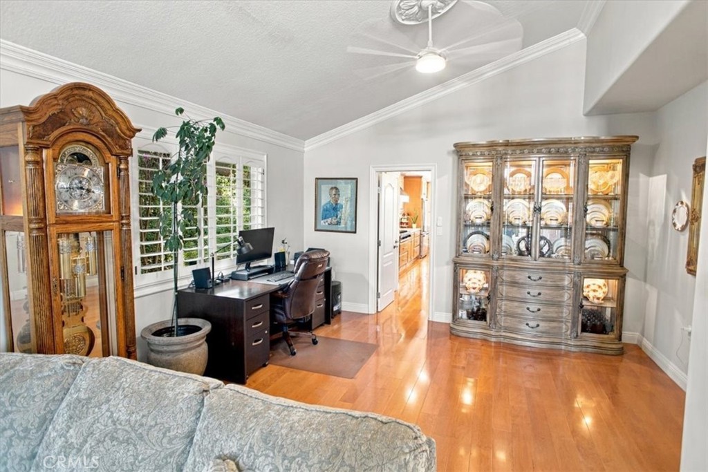 11915 Laughton Way Porter Ranch, CA 91326 - Photo 7 of 27 Gallery Image 7
