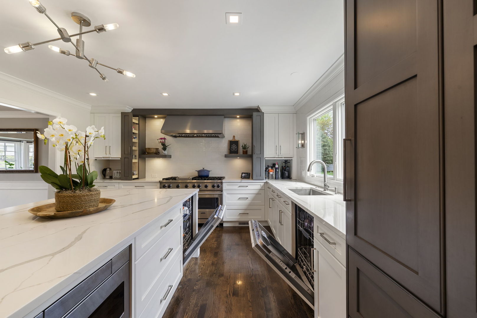 6S223 New Castle Road Naperville, IL 60540 - Photo 11 of 66 Gallery Image 11