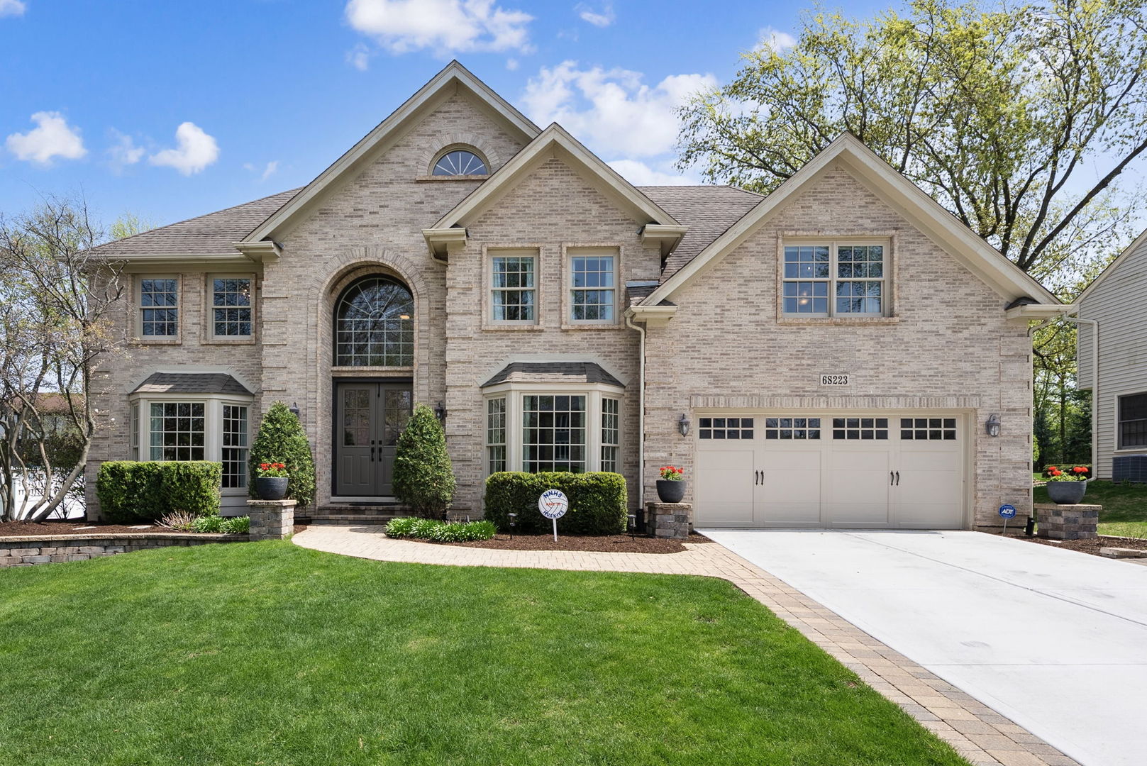 6S223 New Castle Road Naperville, IL 60540 - Photo 4 of 66 Gallery Image 4
