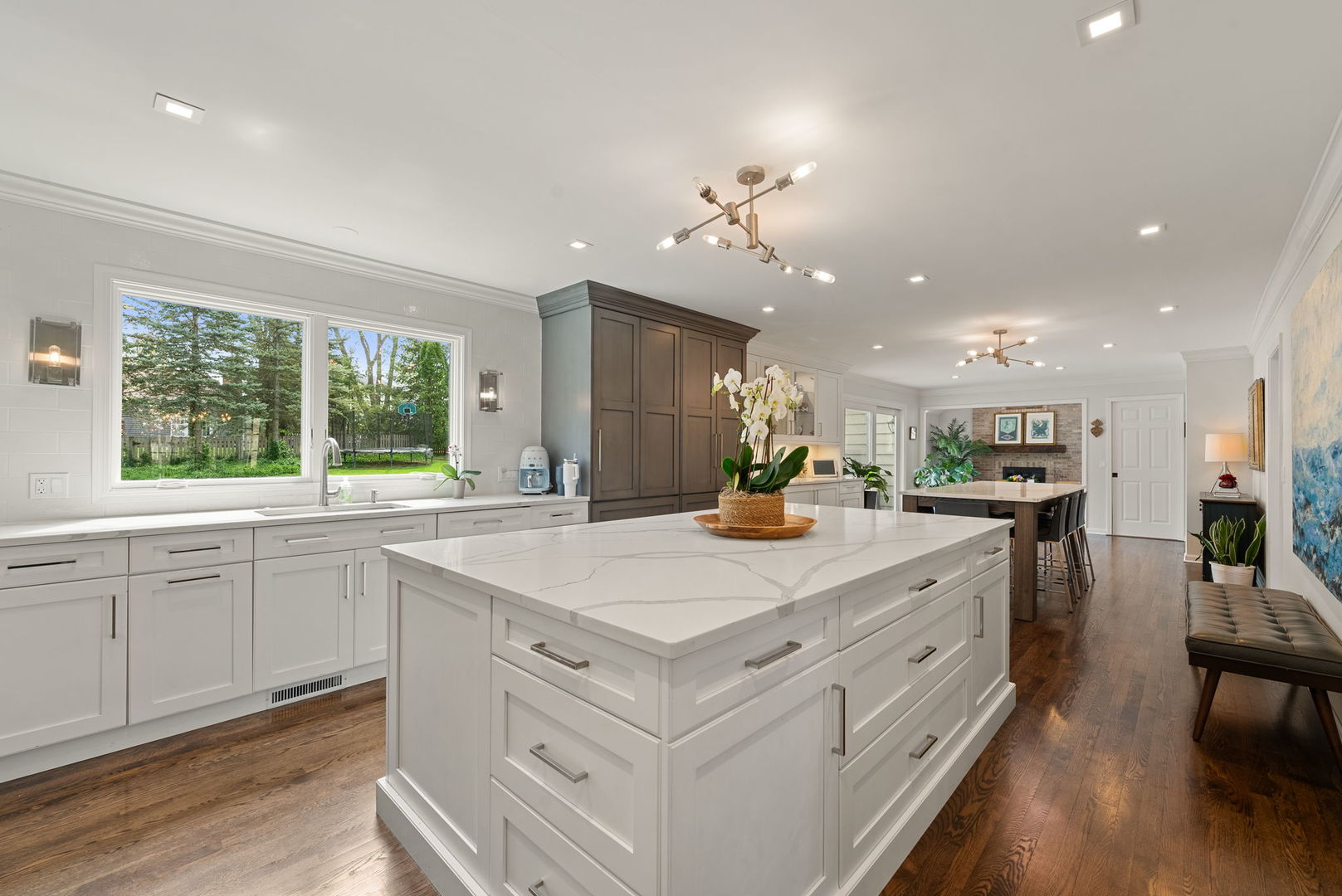 6S223 New Castle Road Naperville, IL 60540 - Photo 5 of 66 Gallery Image 5