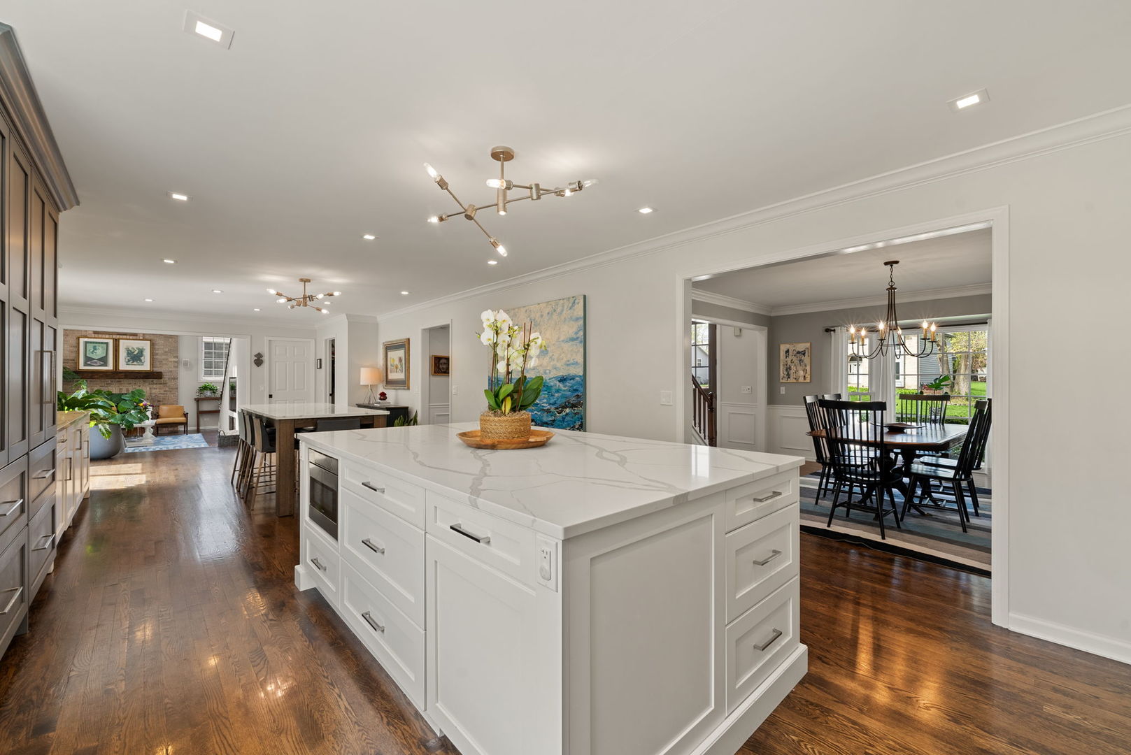 6S223 New Castle Road Naperville, IL 60540 - Photo 6 of 66 Gallery Image 6