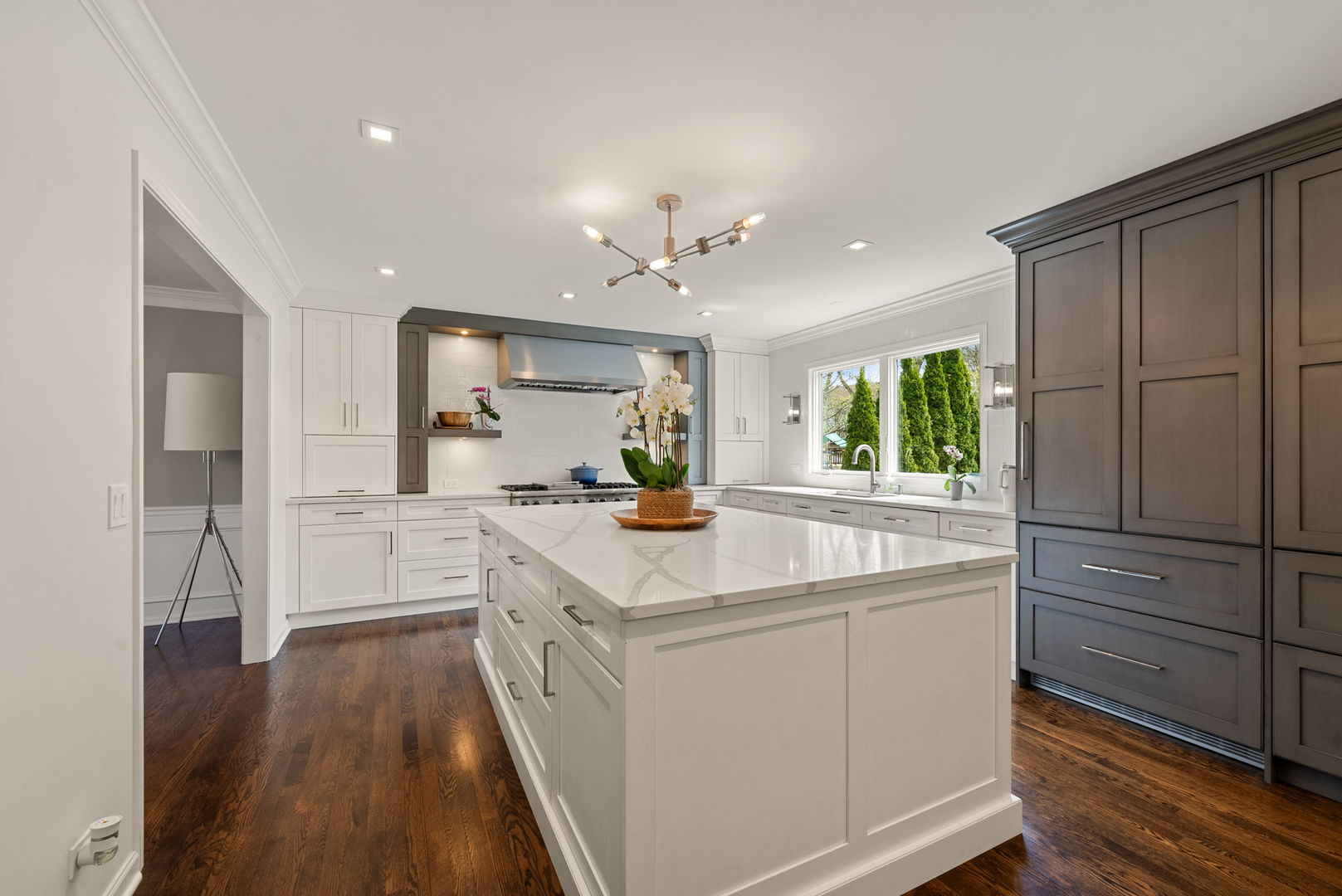 6S223 New Castle Road Naperville, IL 60540 - Photo 10 of 66 Gallery Image 10