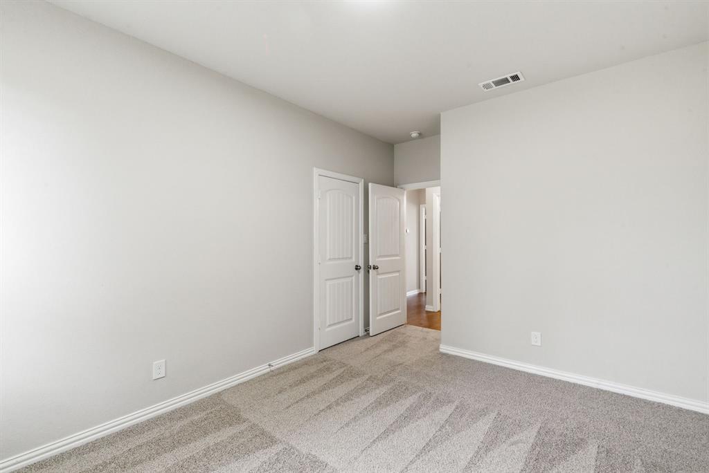 113 Cooper Court Springtown, TX 76082 - Photo 21 of 40