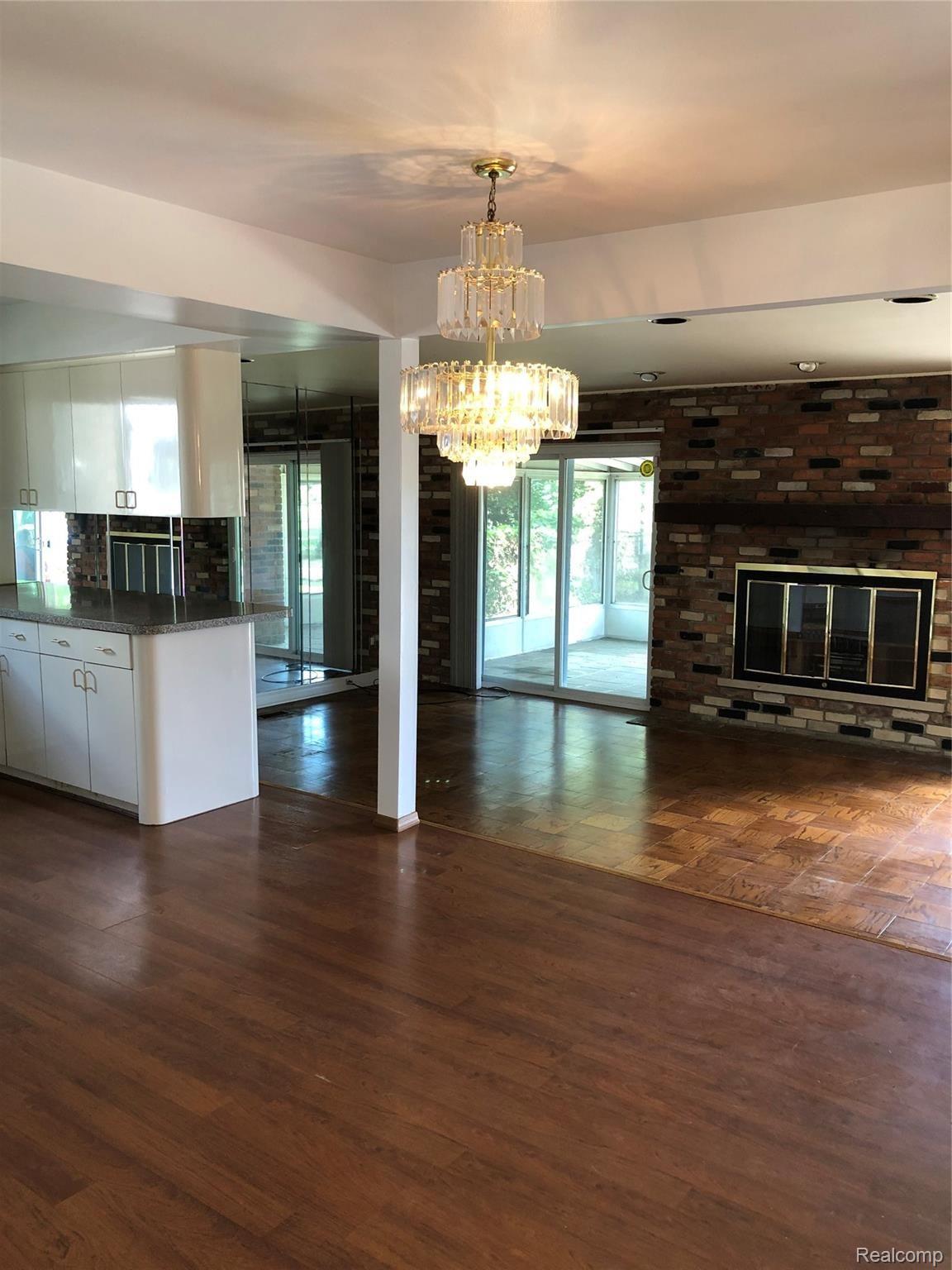 29910 Rambling Road Southfield, MI 48076 - Photo 11 of 56 IMG_1317.JPG
