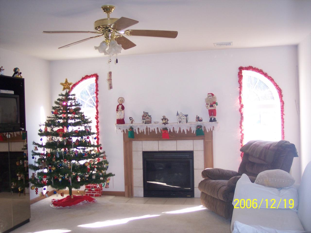 53 Maple Spring Drive Effort, PA 18330 - Photo 4 of 10 Family Room